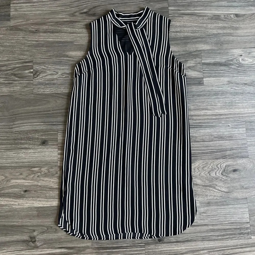 Who What Wear Black White Striped Tie Neck Sleeveless Shift Dress Size Small